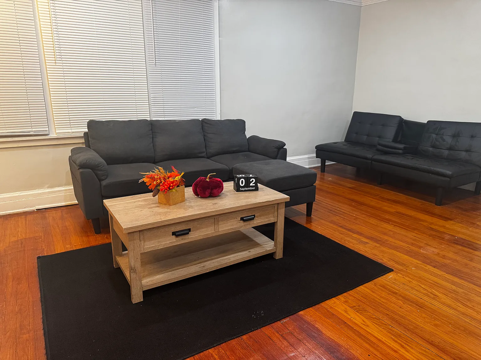2 bed, 1000 sqft, $1,800 — Photo 3