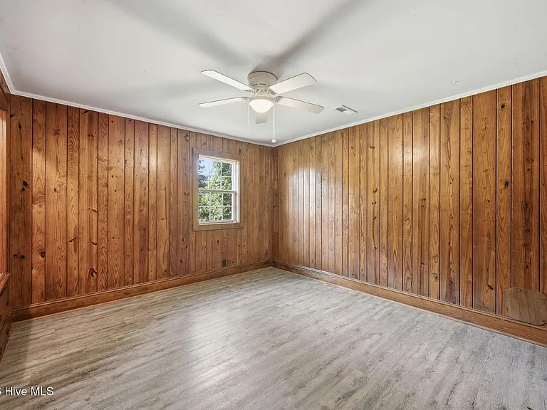 114 Pineview St — Photo 12