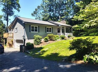 19 Rugby Knoll Dr, Hendersonville, NC 28791