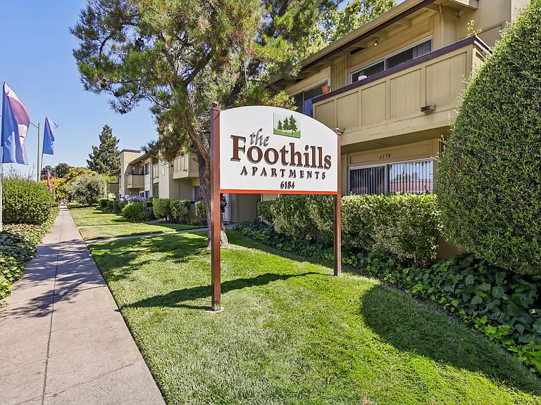 The Foothills Apartments — Photo 25