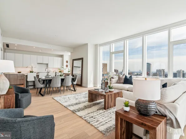 301 S Broad #3102, Philadelphia, PA 19107