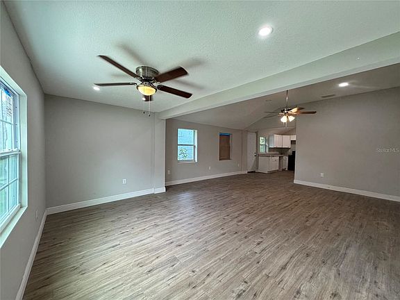 5th image of 8421 N 39th St
