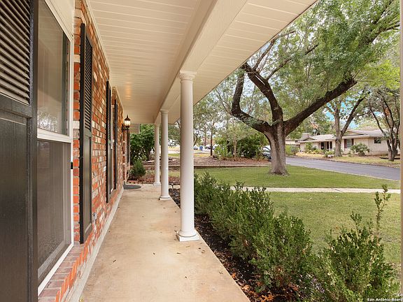 3rd image of 1011 SPENT WING DR