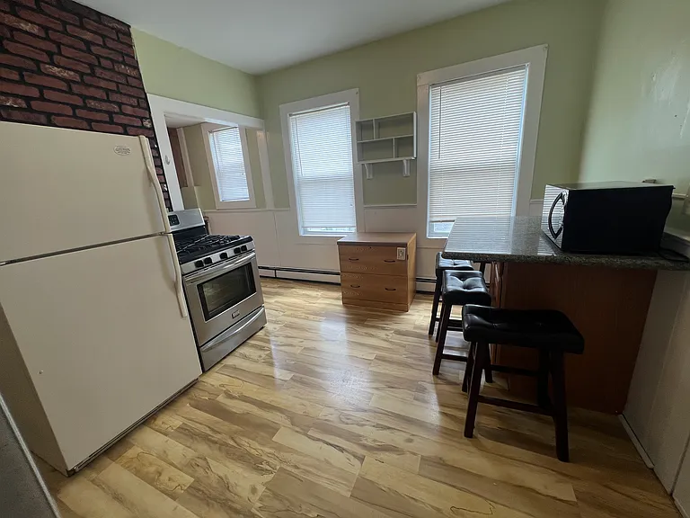85 Vinton St #4BR — Photo 37
