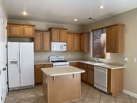 4th image of 533 W Nugget Trl