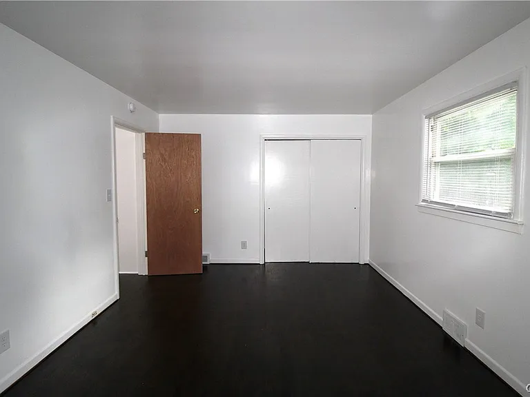 24 Forest Rd — Photo 13