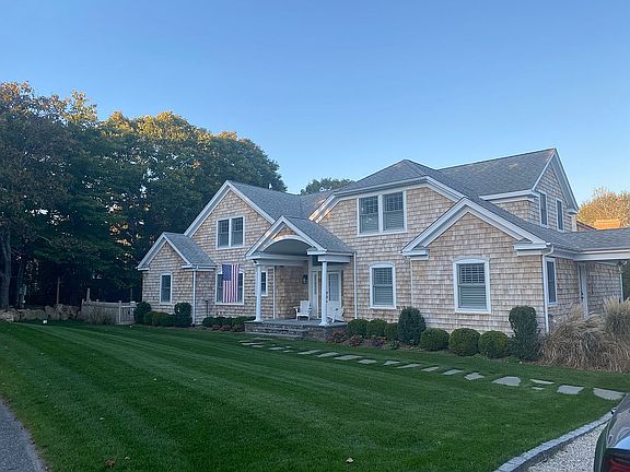 4th image of 64 Grant Dr