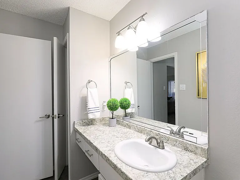 City Summit Apartments — Photo 54