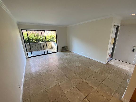 4th image of 1441 Marchbanks Dr APT 2