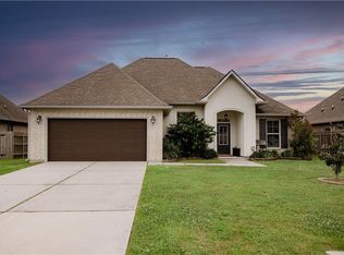 208 Hidden Cypress Dr, Belle Chasse, LA 70037