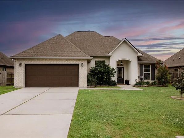 208 Hidden Cypress Dr, Belle Chasse, LA 70037