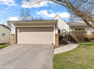 35112 Meadow Ln, Farmington, MI