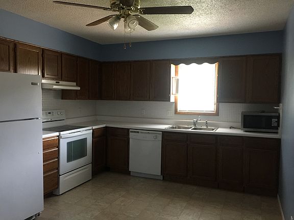 4th image of 1606 E 9th Ave