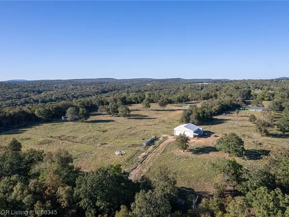 8849 Mustang Dr, Cedarville, AR 72932