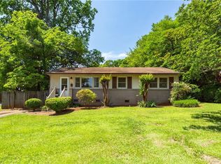 318 Melbourne Rd, Greensboro, NC 27405