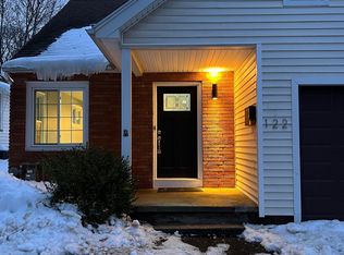 122 Lake Breeze Rd, Rochester, NY 14616