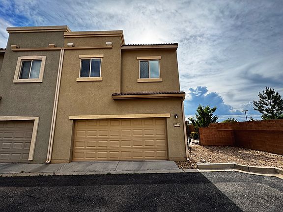 5th image of 11019 Marina Gate Trl NE