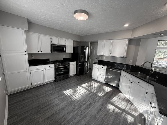 5th image of 4723 Shineystone Way