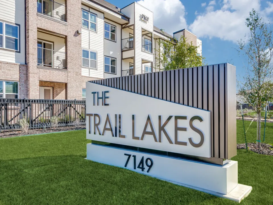 Trail Lakes