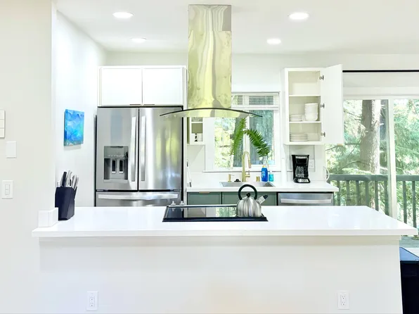 50 Lake Louise Dr, Bellingham, WA 98229