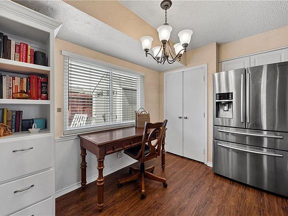 5th image of 5206 Lake Shore Dr