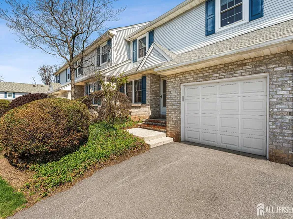 5 Hawthorn Dr, Edison, NJ 08820