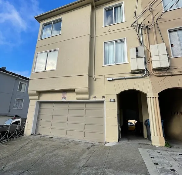 272 Abbot Ave #4 — Photo 18