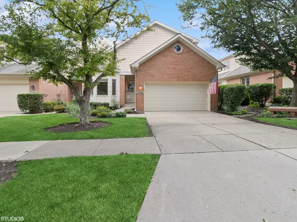 2086 Hallmark Ct, Wheaton, IL 60187