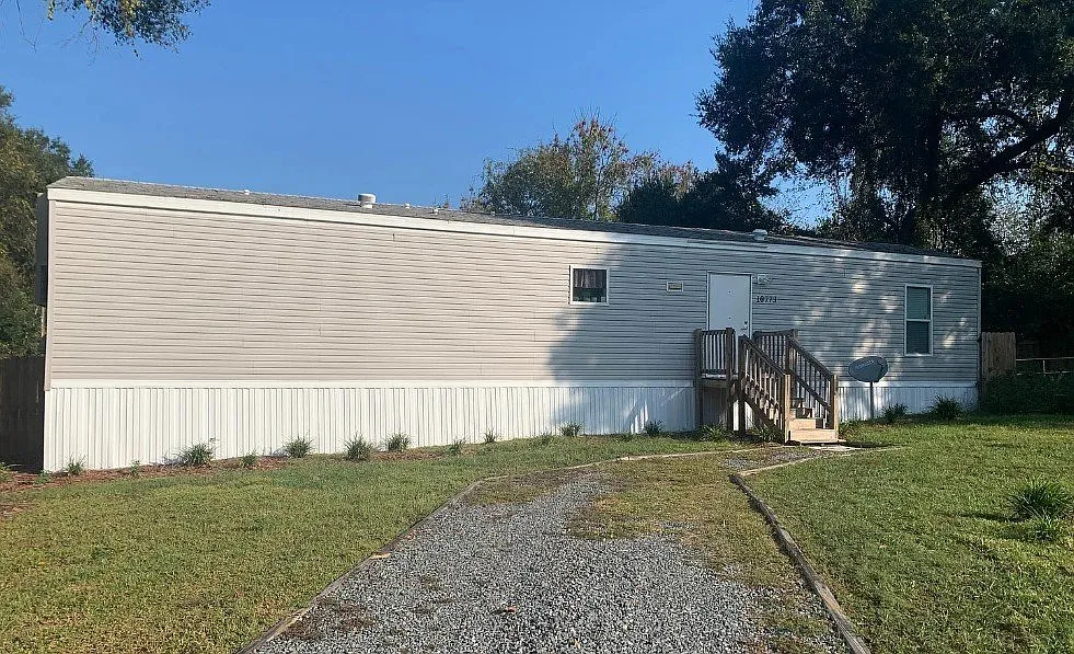 2 bed, 1.0 bath, 868 sqft, $1,400 — Photo 1