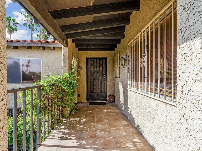 524 N Dodge Blvd — Photo 3