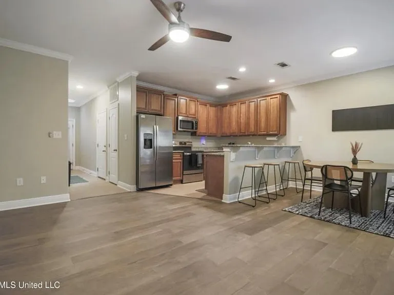3548 Riverbend Cv — Photo 7