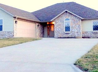 1414 Glenwood Rd, Marshfield, MO 65706