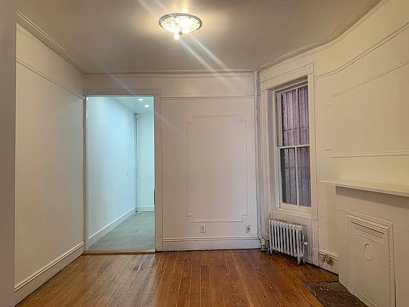 5th image of 183 Maujer St APT 3R