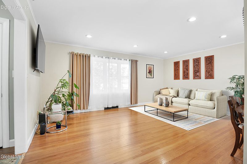 5th image of 306 Rowland Street