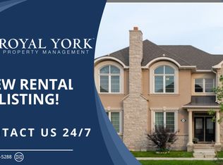 244 Cherryhurst Rd #2, Oakville, ON L6M 0Z7