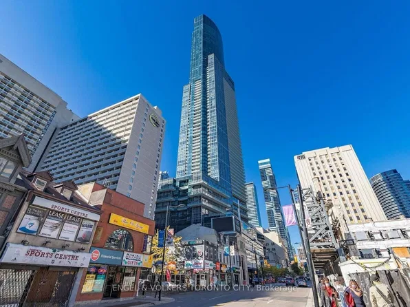386 Yonge St, Toronto, ON