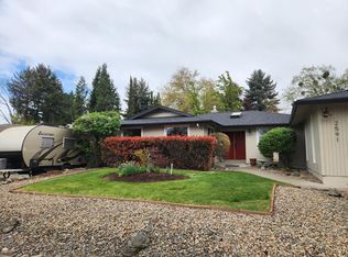 2591 Cedar Links Dr, Medford, OR