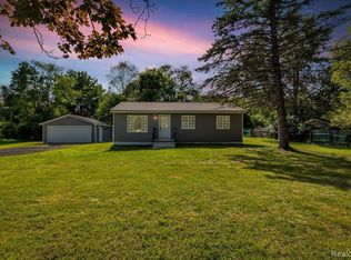 5055 Mack Rd, Howell, MI 48855