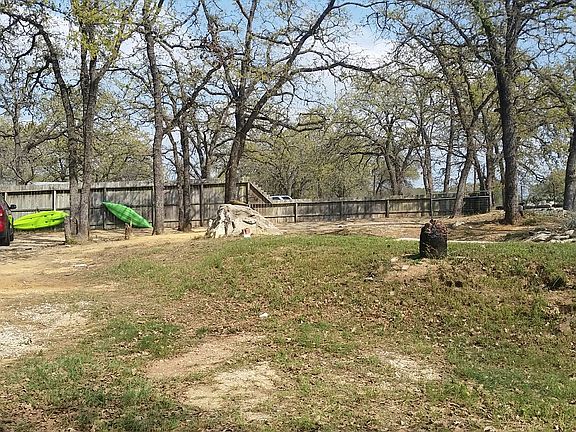 2nd image of 305 Creekside Dr