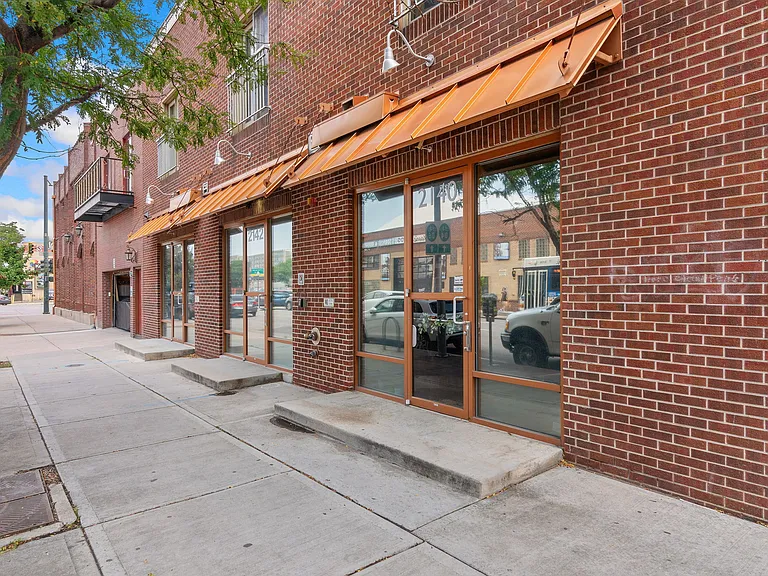 2142 Curtis St #101 — Photo 2