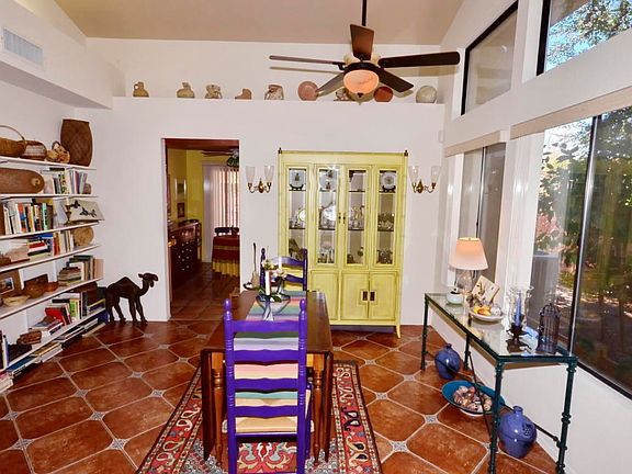 5th image of 281 E Belcourte Pl