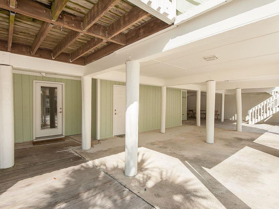 2nd image of 1100 Fort Pickens Rd APT A20