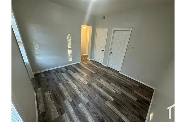 Building Photo - 53 Milford Ave #13