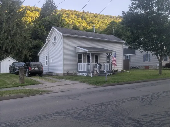 71 Cameron St, Bath, NY 14810