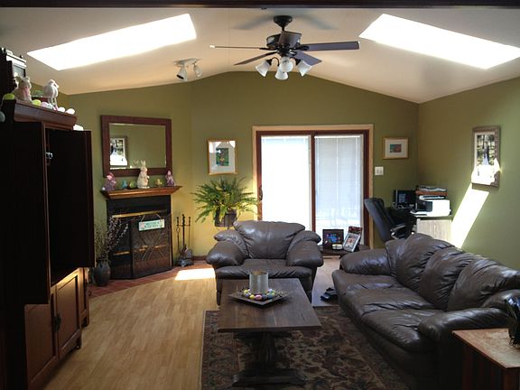 Large Family w/ deck access