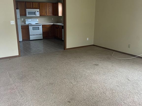 4th image of 2671 E Oakbrook Dr