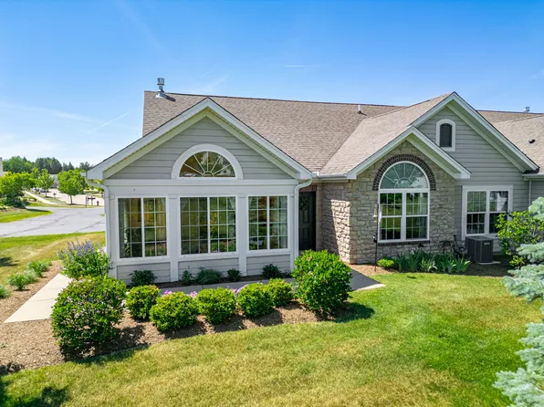 638 Handel Ln, Woodstock, IL 60098