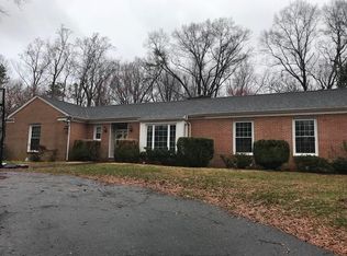 1112 Corn Tassel Trl, Martinsville, VA 24112