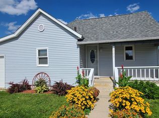 205 N Locust St, Forreston, IL 61030