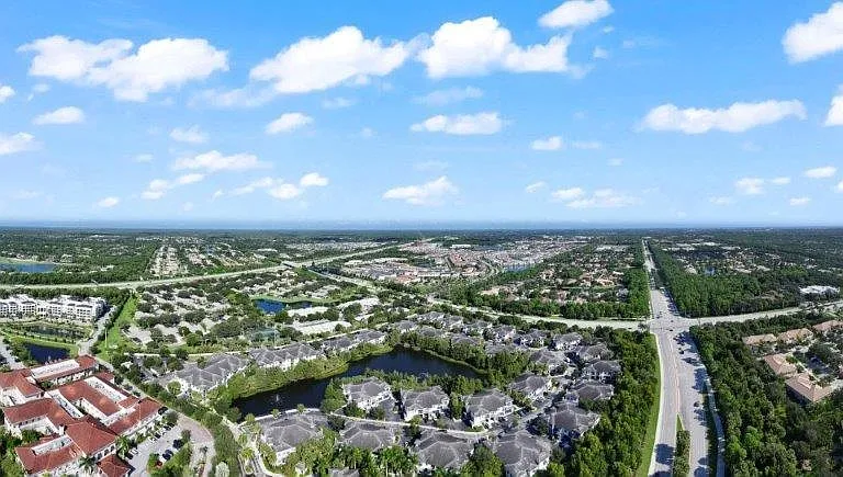 The Hamptons at Palm Beach Gardens Apartments — Photo 29